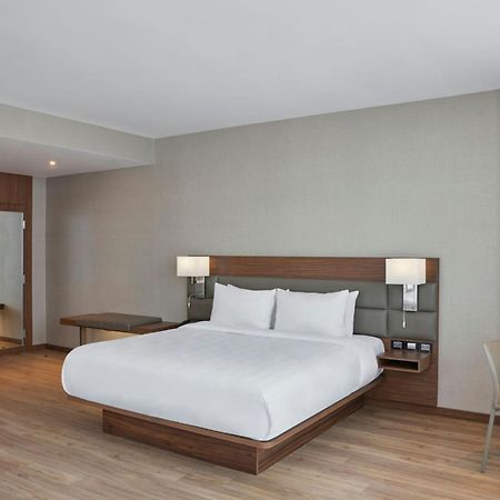 Ac Hotel By Marriott Saltillo Exterior foto