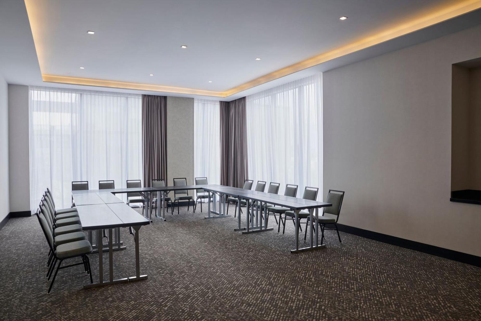 Ac Hotel By Marriott Saltillo Exterior foto